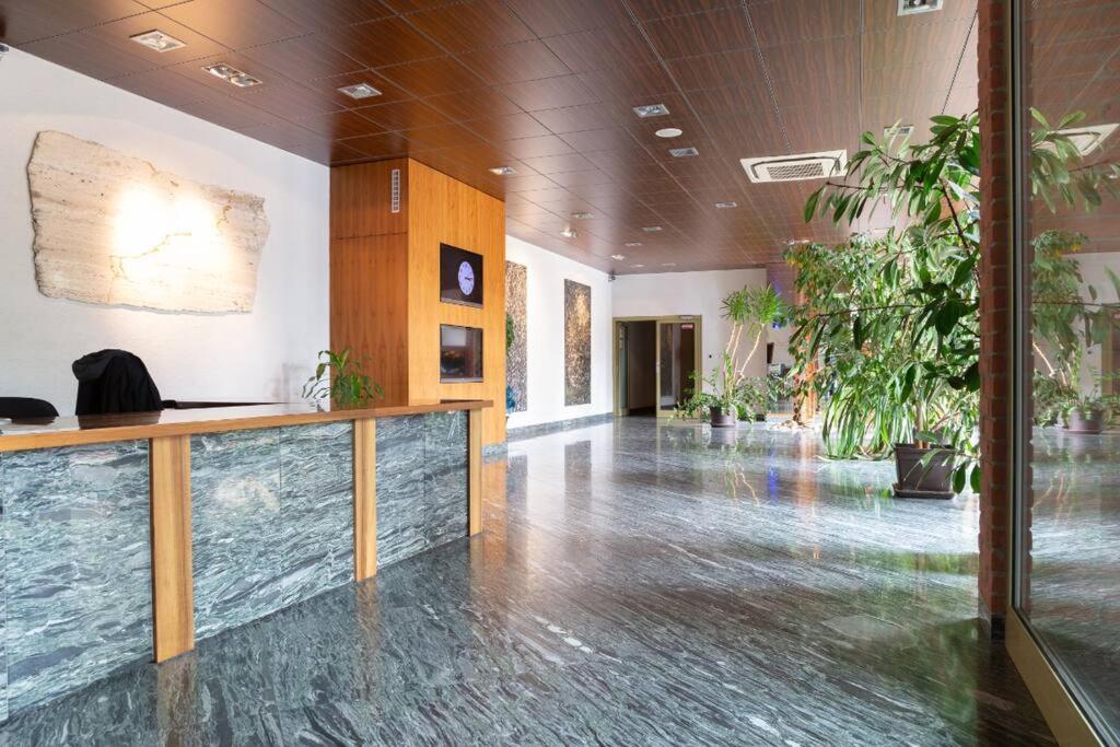 Great Tourist And Business Apartment Братислава Екстериор снимка